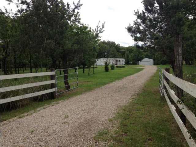 1004 P Rd, Eureka, KS 67045