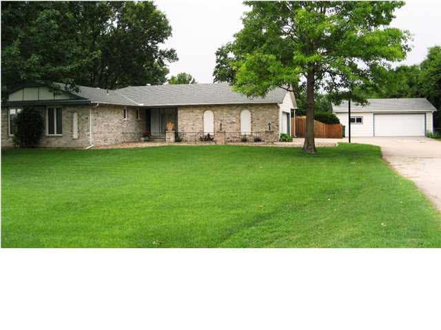2122 W 60th, Wichita, KS 67204