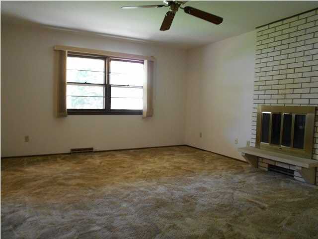 930 E Bodine Dr, Derby, KS 67037