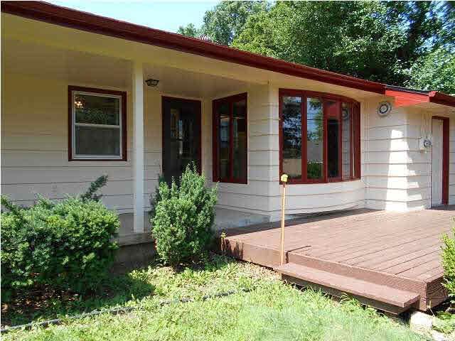 930 E Bodine Dr, Derby, KS 67037