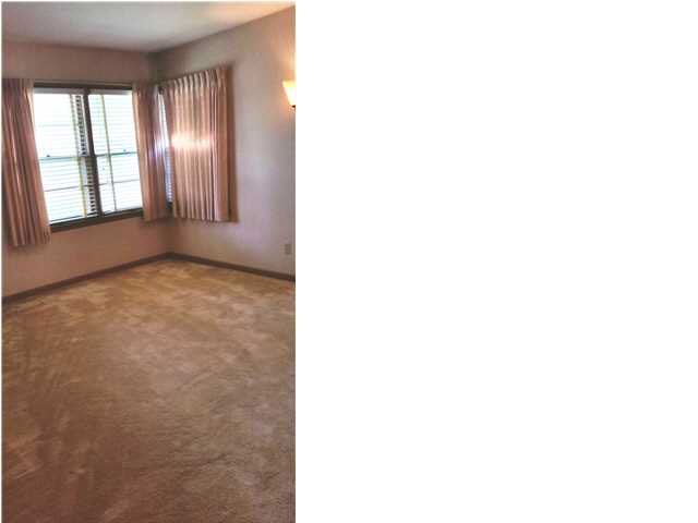 3111 E Aloma St, Wichita, KS 67211