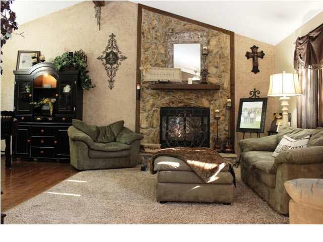 1638 N Skyview St, Wichita, KS 67212