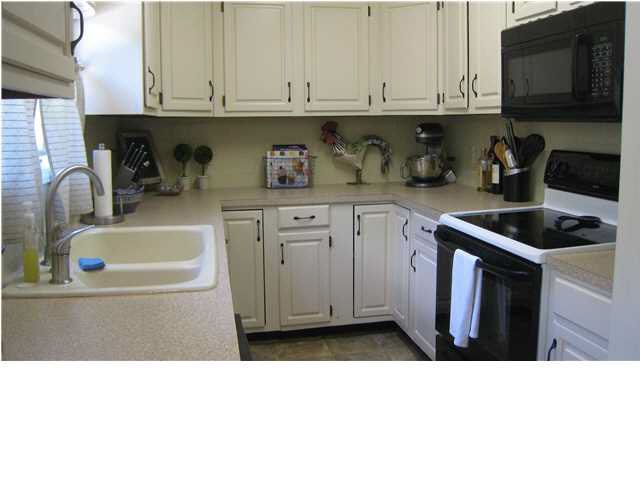 7209 E Bainbridge Rd, Wichita, KS 67226