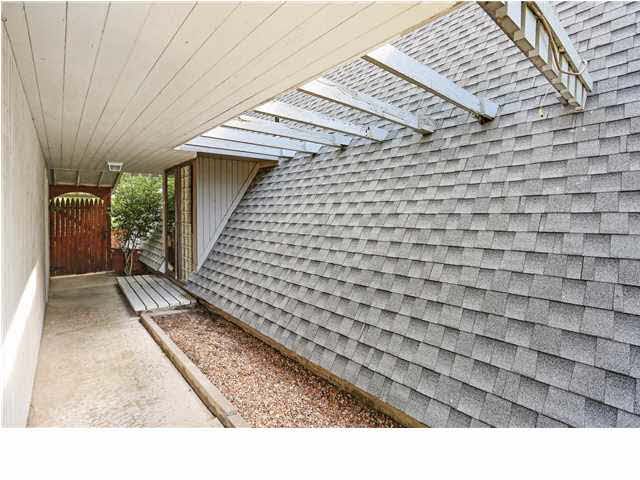 3296 E 9th St, Wichita, KS 67208