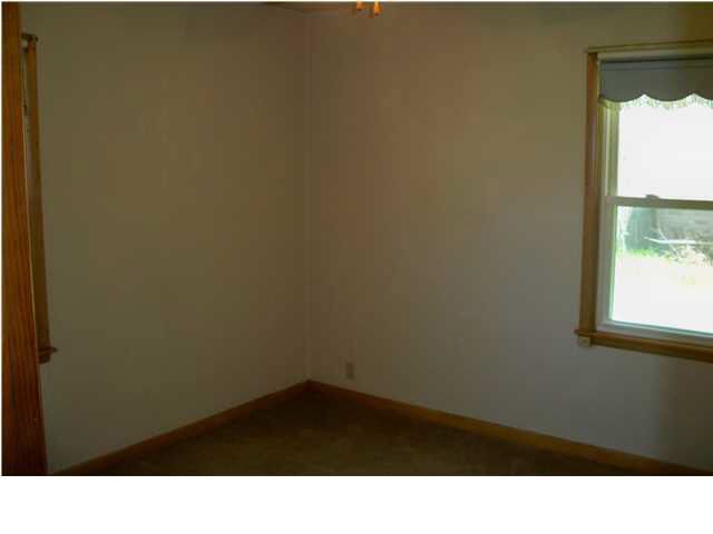 212 SE 13th St, Newton, KS 67114