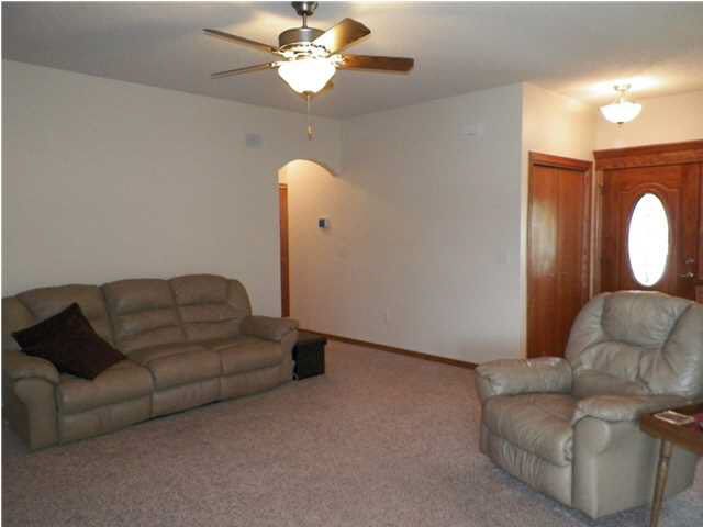 1020 Split Oak Dr, Newton, KS 67114