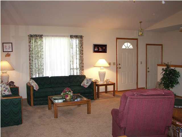 5 E Hickory Ct, Valley Center, KS 67147