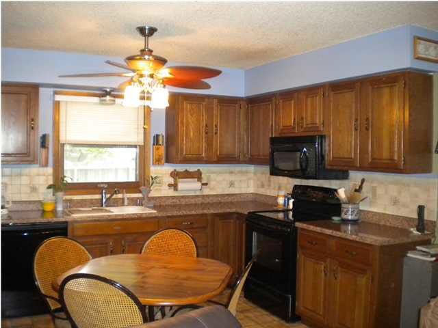 309 N Heather Ln, Maize, KS 67101