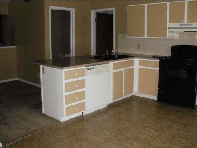 8420 E Lincoln Ct, Wichita, KS 67207