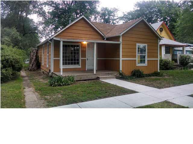 332 E 7th St, Newton, KS 67114