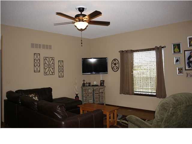 139 Sheffield Ct, Newton, KS 67114