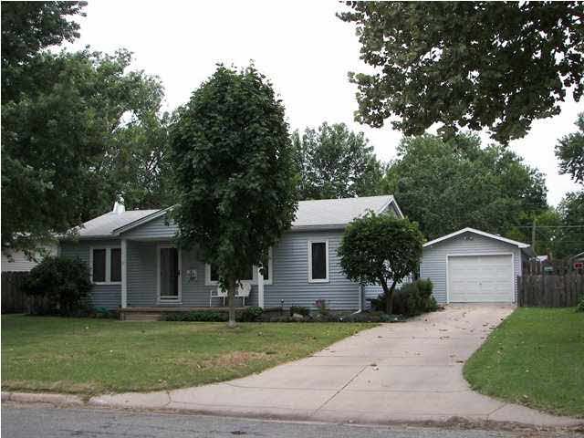 111 N Dexter, Valley Center, KS 67147