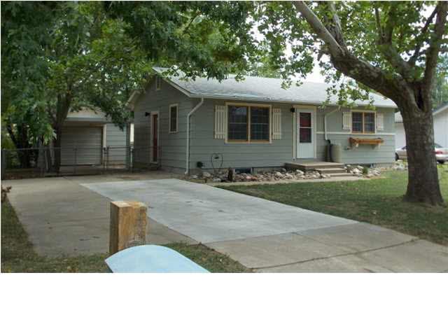 412 S Mary Etta, Derby, KS 67037