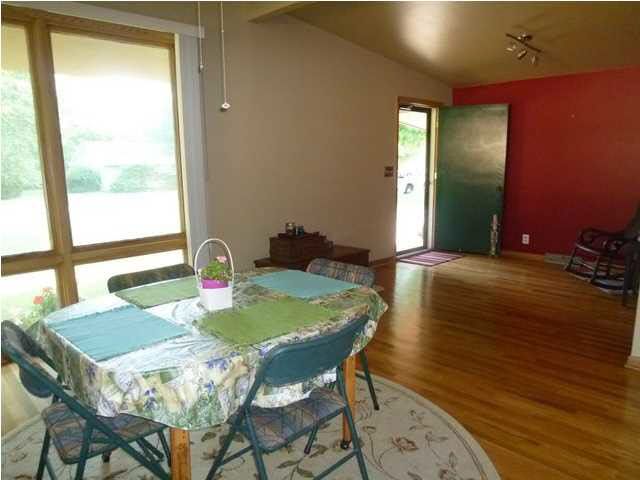 108 Redbud Dr, Winfield, KS 67156