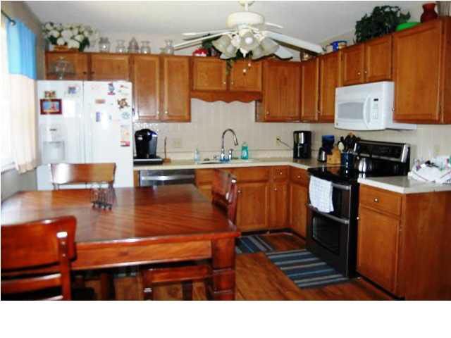 821 E 2nd Cir, Douglass, KS 67039