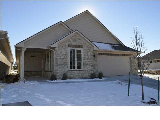 9709 Village Pl, Maize, KS 67101