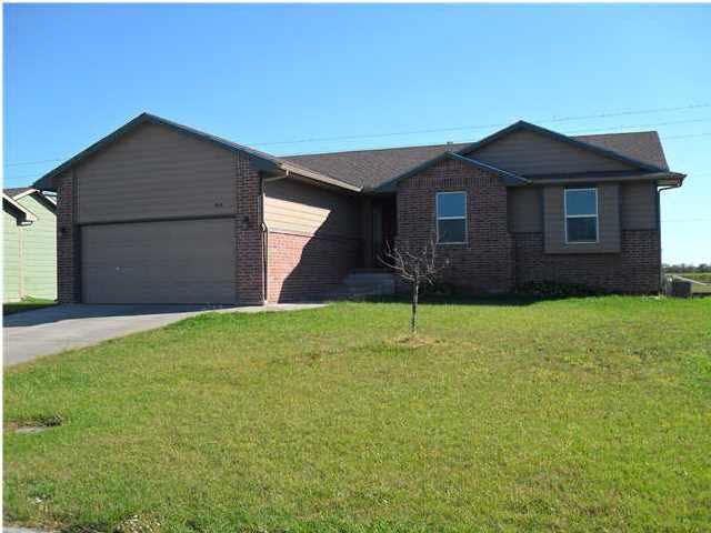 816 Longbranch, Maize, KS 67101