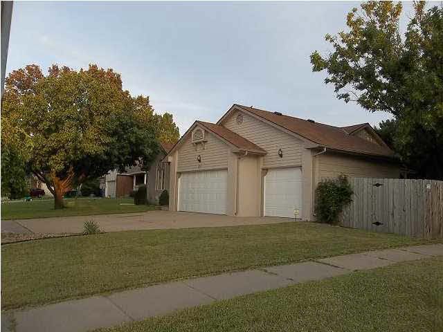 2030 S Cooper Ct, Wichita, KS 67207
