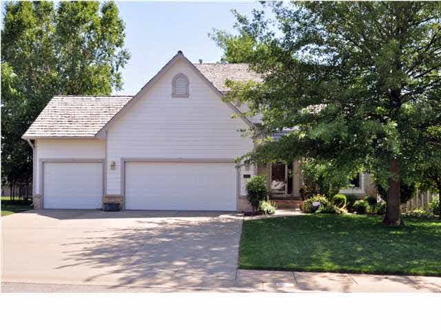 1407 Meadow Ridge Ct, Derby, KS 67037