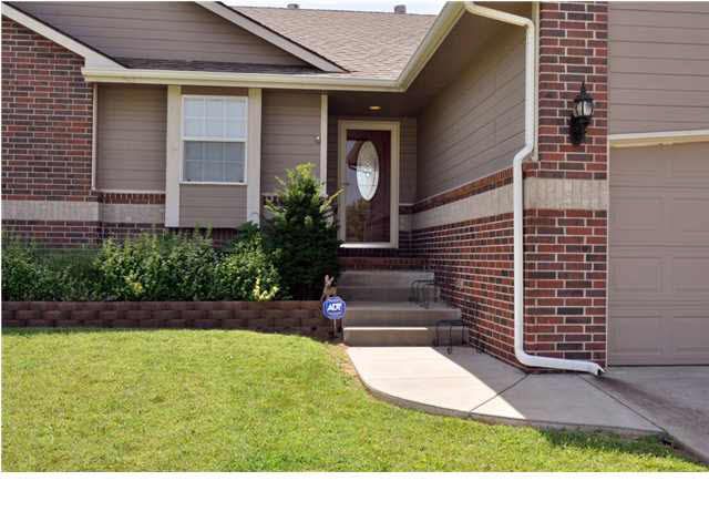 2107 E Timber Lane Cir, Derby, KS 67037