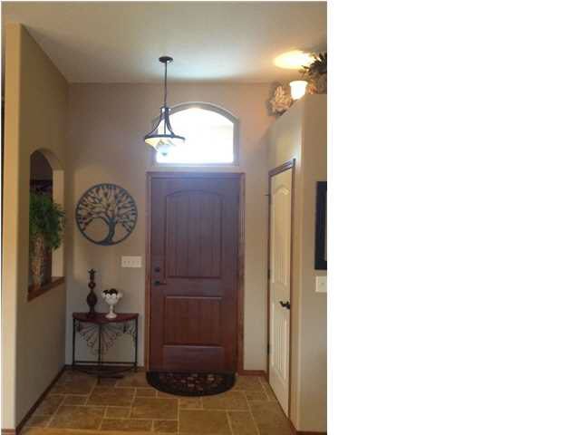 903 N Trail Dr, Mulvane, KS 67110