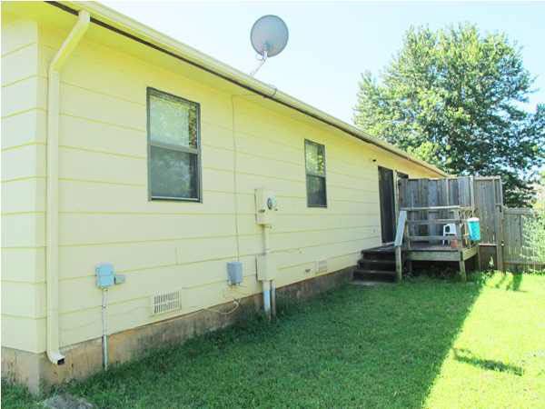 252 W Overlook Dr, Derby, KS 67037