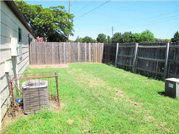 718 N Pin Oak Ct, Derby, KS 67037