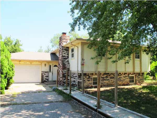 8252 S Hancock Dr, Derby, KS 67037