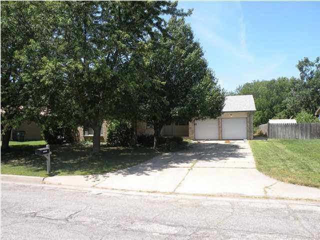 9209 E Lincoln, Wichita, KS 67207
