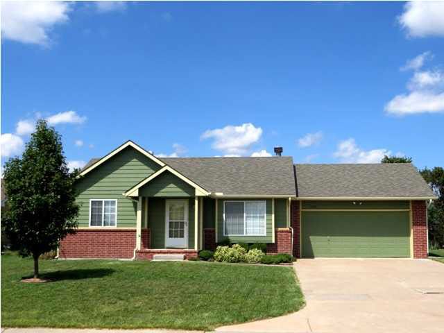 1656 E Winterset St, Goddard, KS 67052