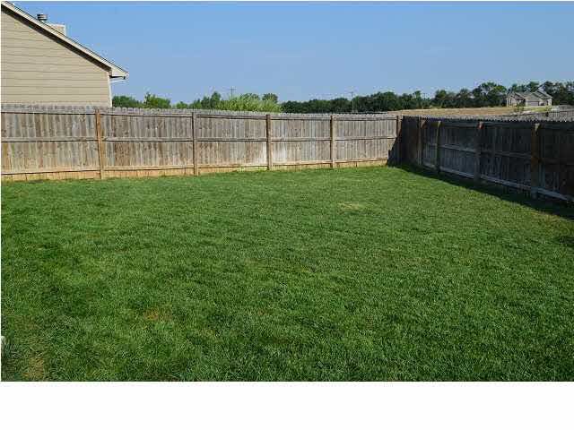 628 E Rolling View Ct, Valley Center, KS 67147