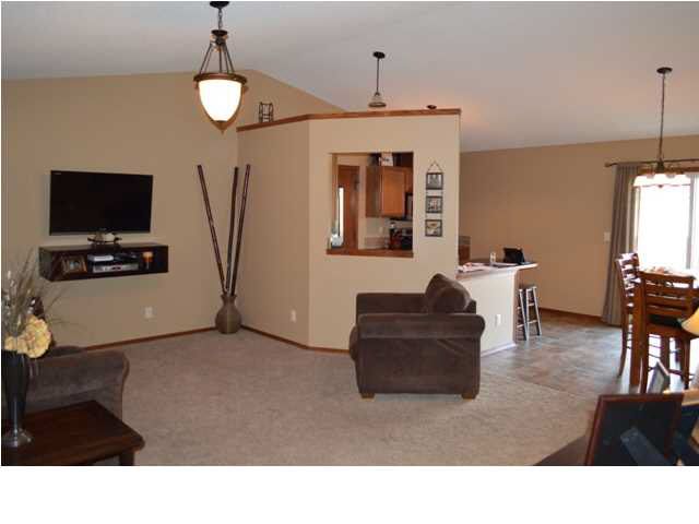 628 E Rolling View Ct, Valley Center, KS 67147