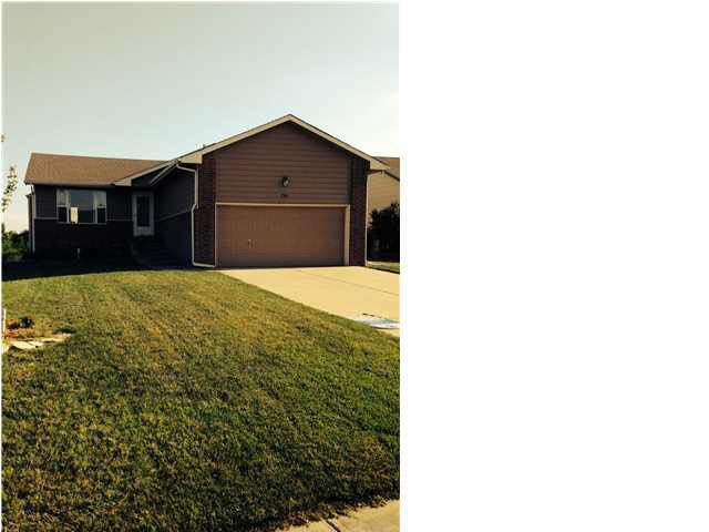 755 E Laramie Cir, Maize, KS 67101