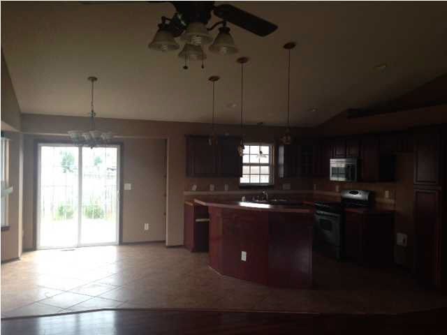 10809 E Bluestem Ct, Wichita, KS 67207