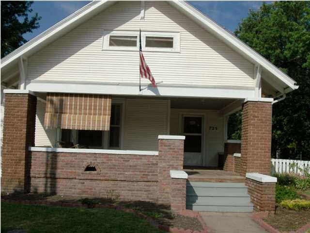 725 N High, Newton, KS 67114