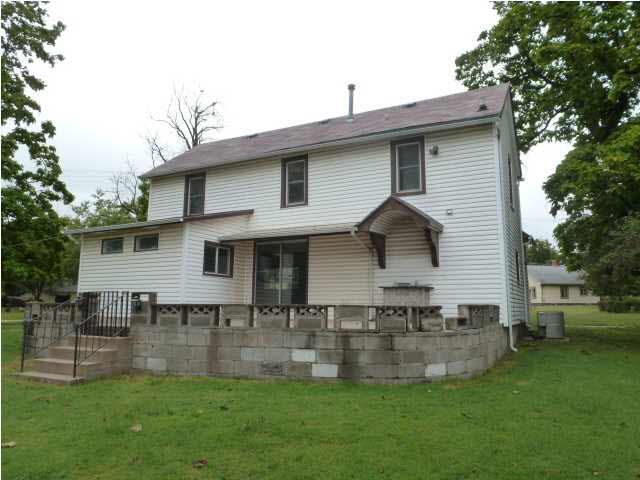 703 E 3rd St, Newton, KS 67114