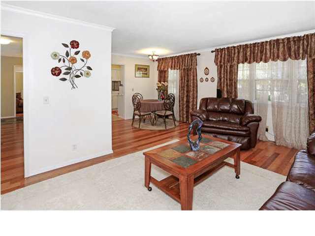 824 E Sunrise St, Derby, KS 67037