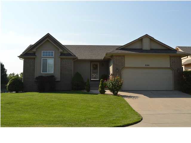 2501 N Watersedge Ct, Wichita, KS 67205