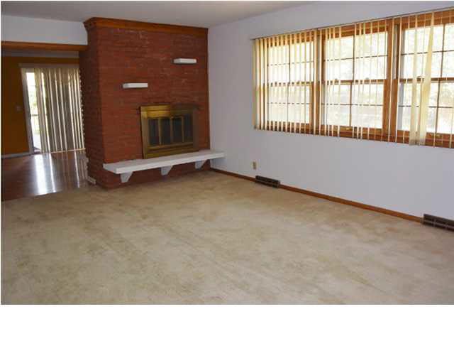 8008 E Peach Tree, Wichita, KS 67207