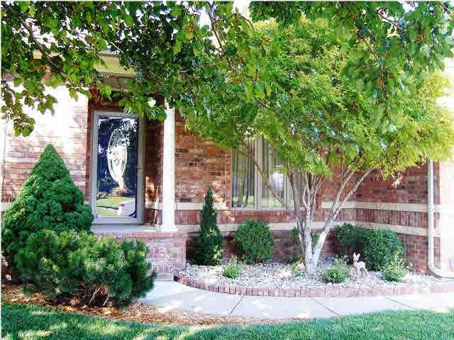 1755 E Tiara Pines St, Derby, KS 67037