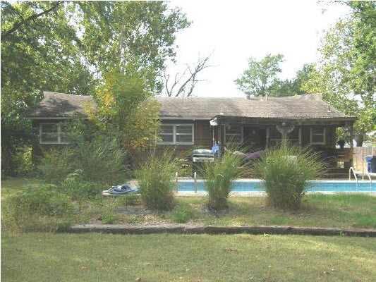 820 E English, Derby, KS 67037