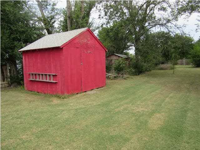 11416 E Douglas Ave, Wichita, KS 67206