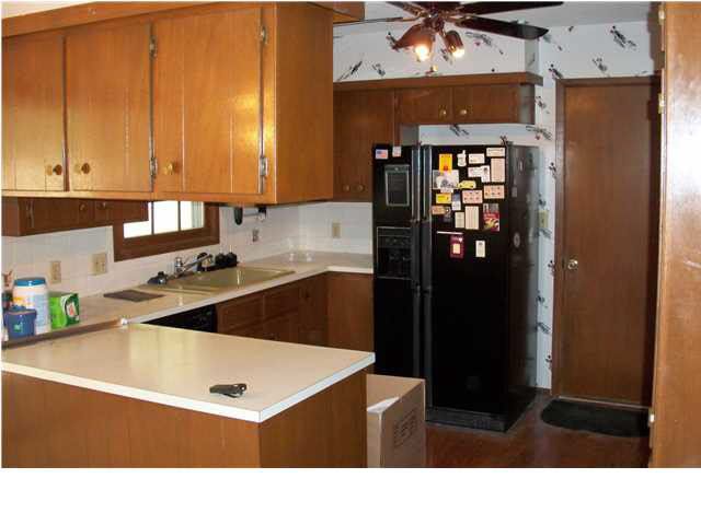 830 N Beaver Trl, Derby, KS 67037