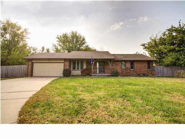 324 Countryside Ct, Andover, KS 67002