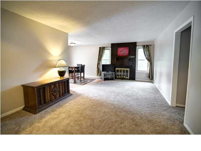 324 Countryside Ct, Andover, KS 67002