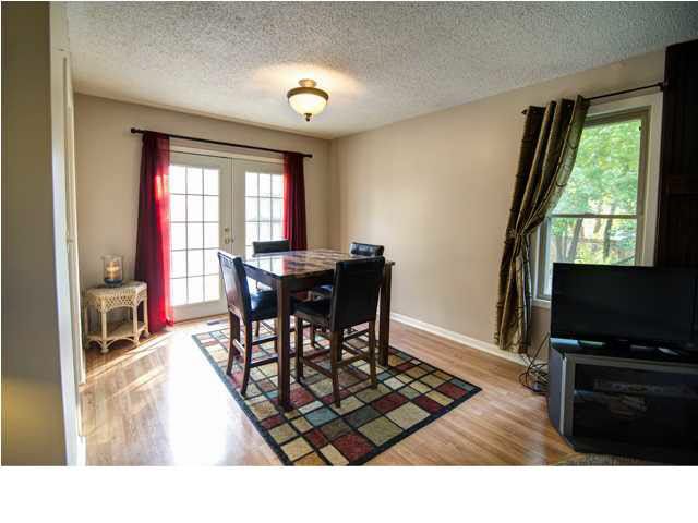 324 Countryside Ct, Andover, KS 67002