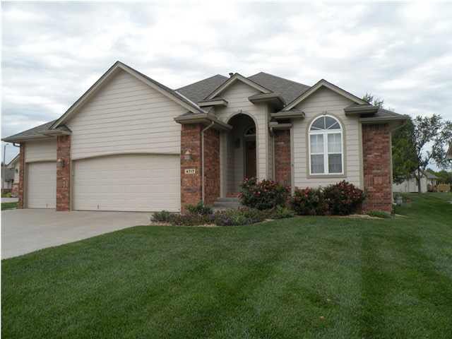 4717 N Hedgerow Ct, Wichita, KS 67220