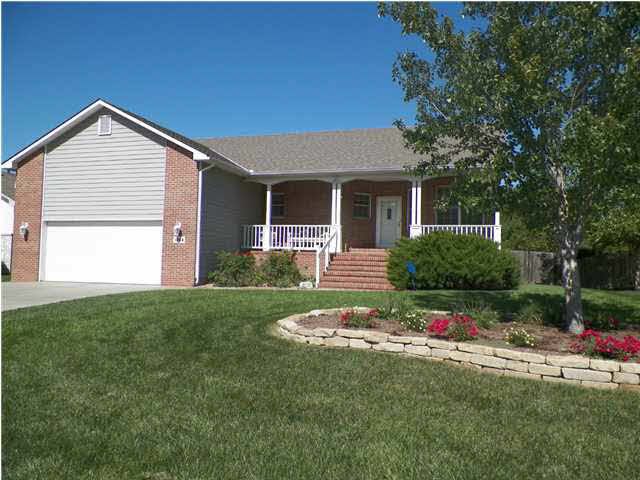 1304 Trinity Dr, Newton, KS 67114