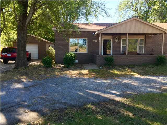 809 E 95th St S, Haysville, KS 67060