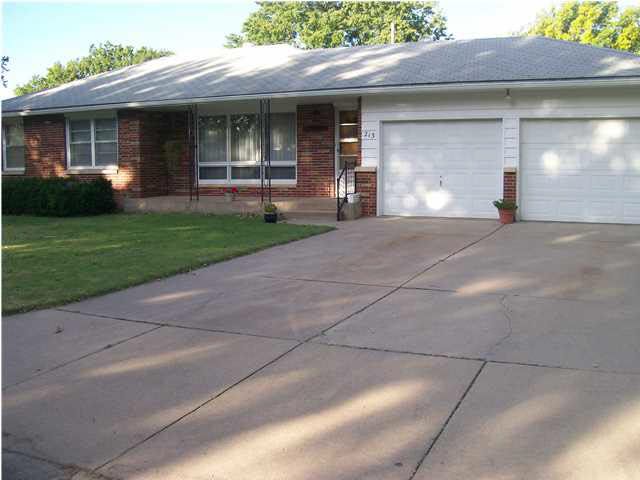 213 Alice Ave, Newton, KS 67114